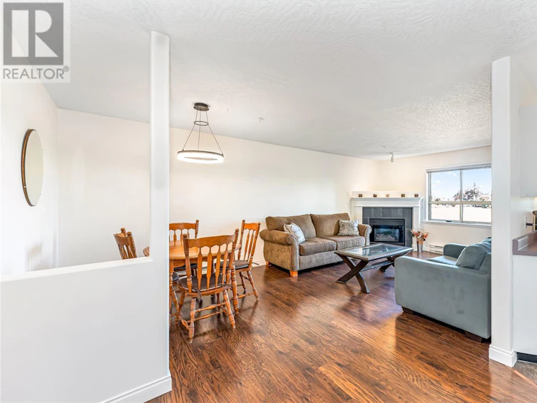 6-7847 East Saanich Road, Central Saanich, BC, V8M 2B4