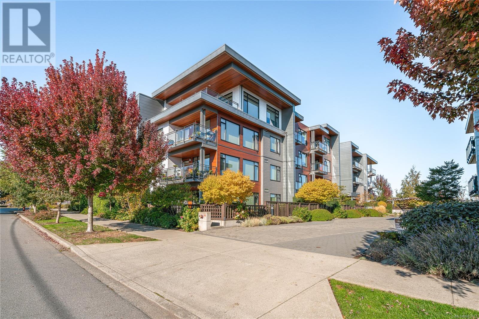 407-3815 Rowland Avenue, Saanich, BC, V8Z 0E1