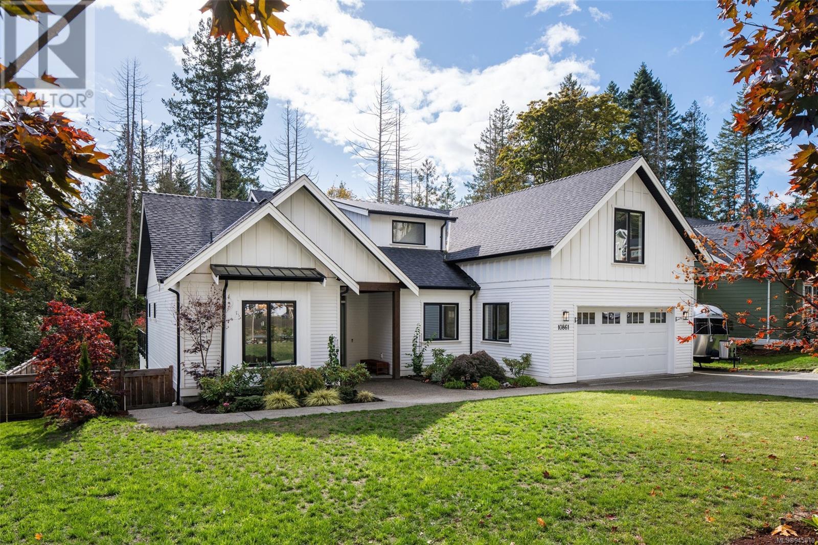 10861 Greenpark Drive, North Saanich, BC, V8L 0C8