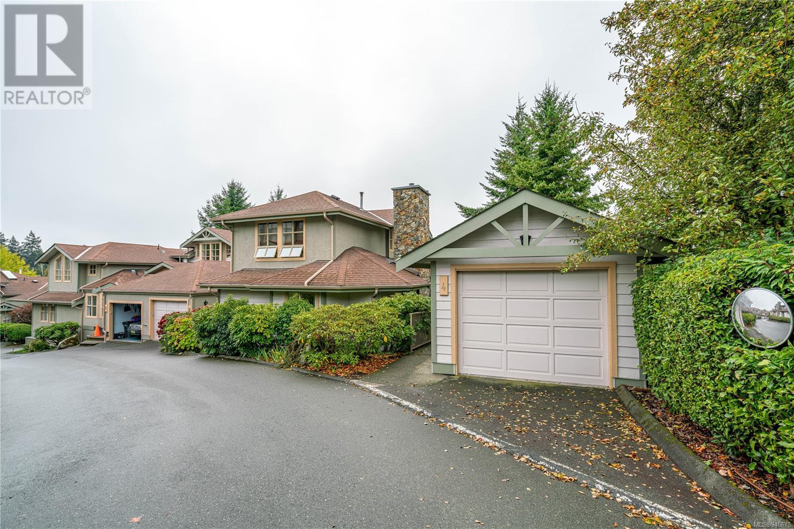 4-500 Marsett Place, Saanich, BC, V8Z 7J1