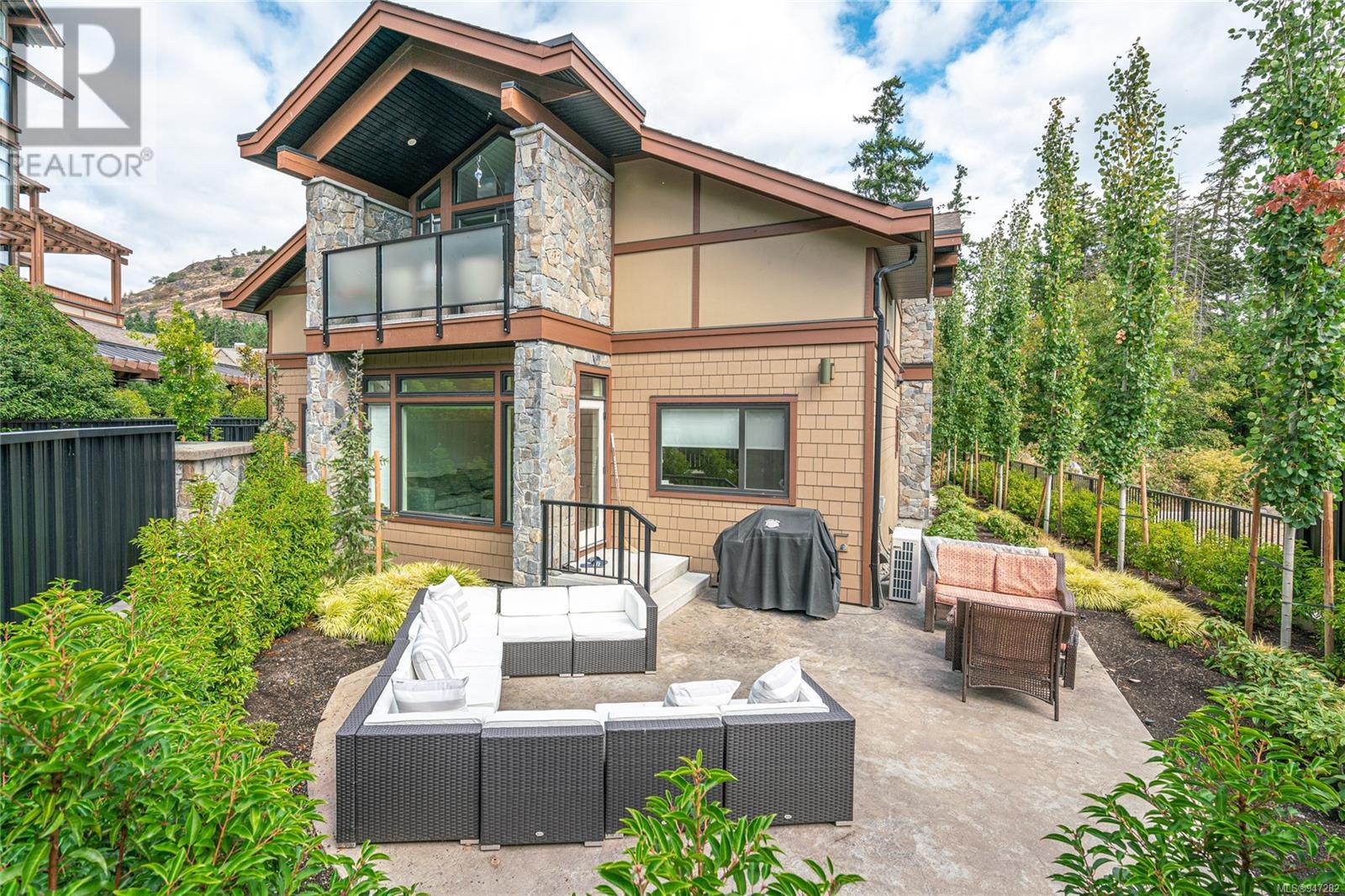 102-2045 Country Club Way, Langford, BC, V9B 6R3