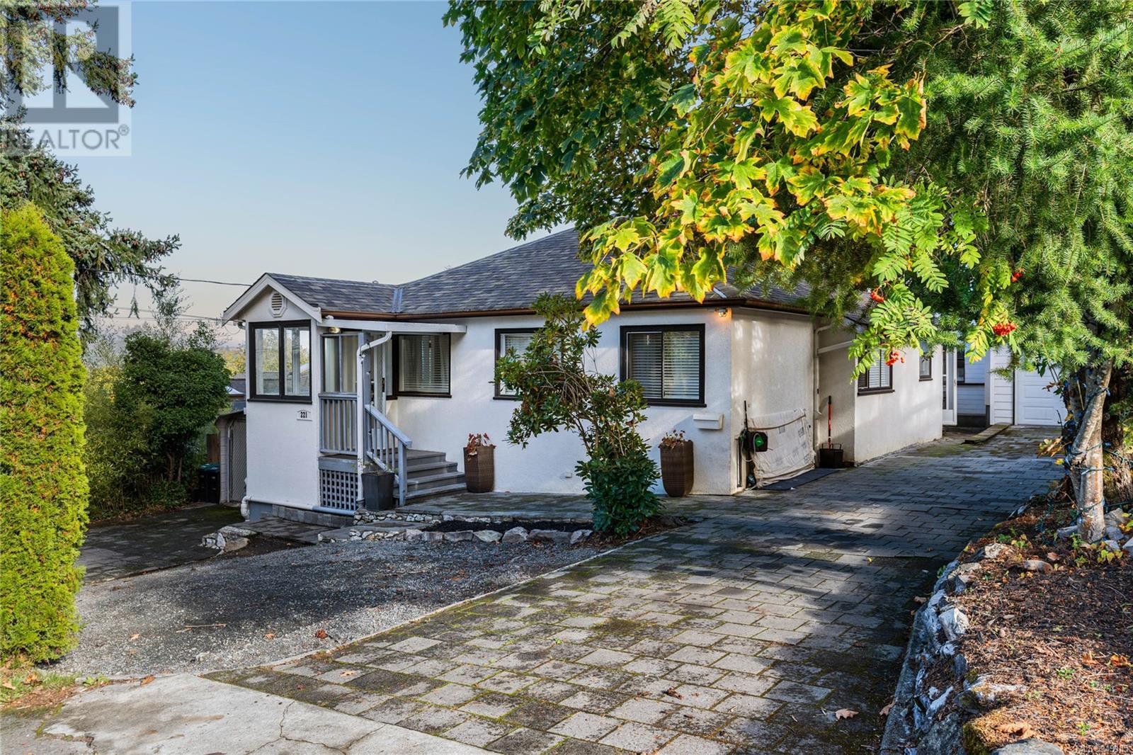 221 Stormont Road, View Royal, BC, V9B 1P7