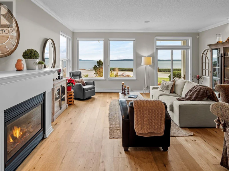 9492 Lochside Drive, Sidney BC V8L 1N8