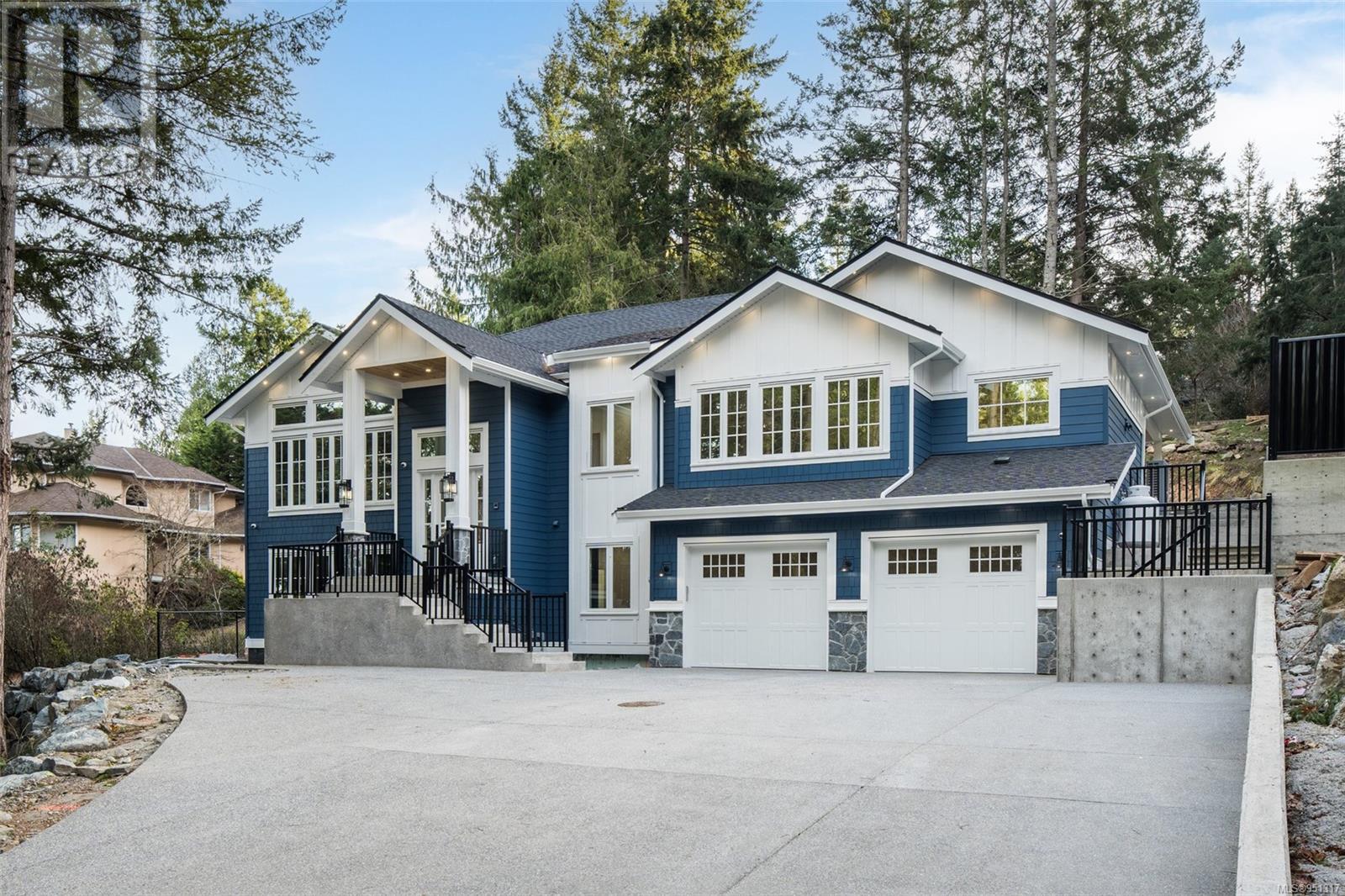 10950 Inwood Road, North Saanich, BC, V8L 5H9