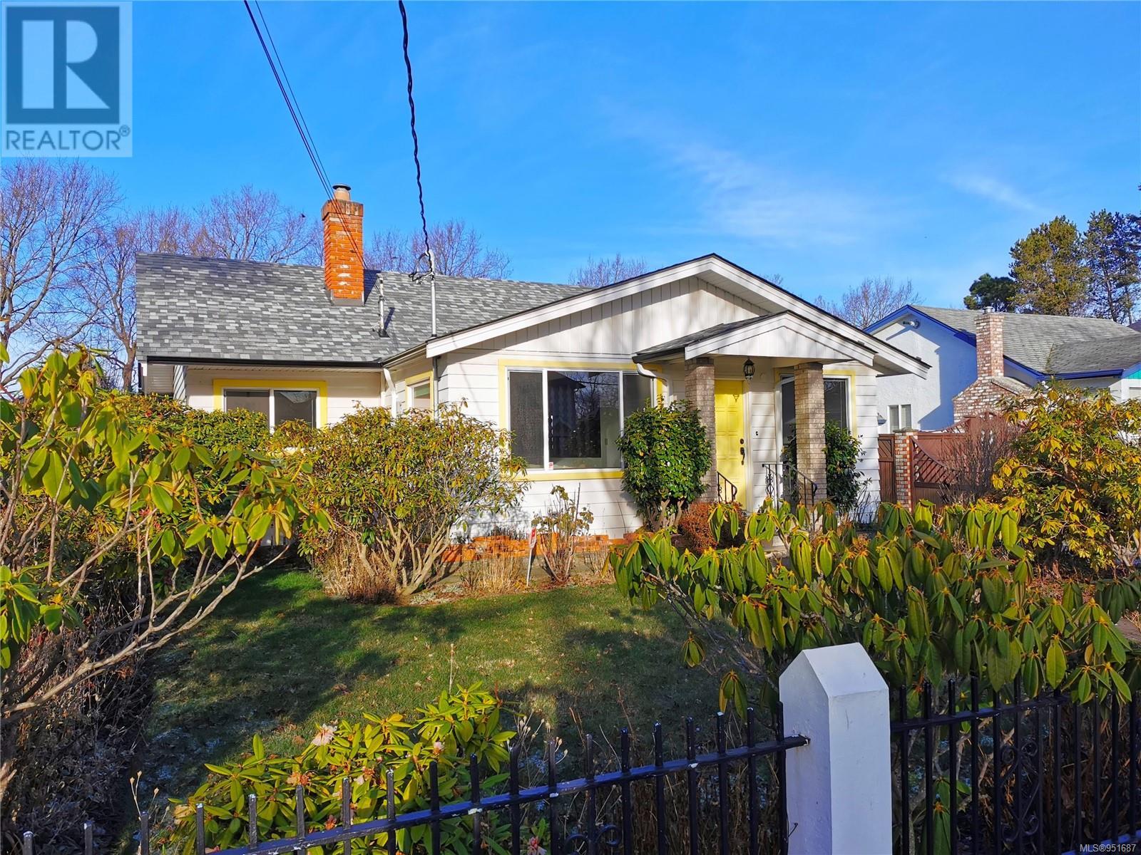 52 Oswego St