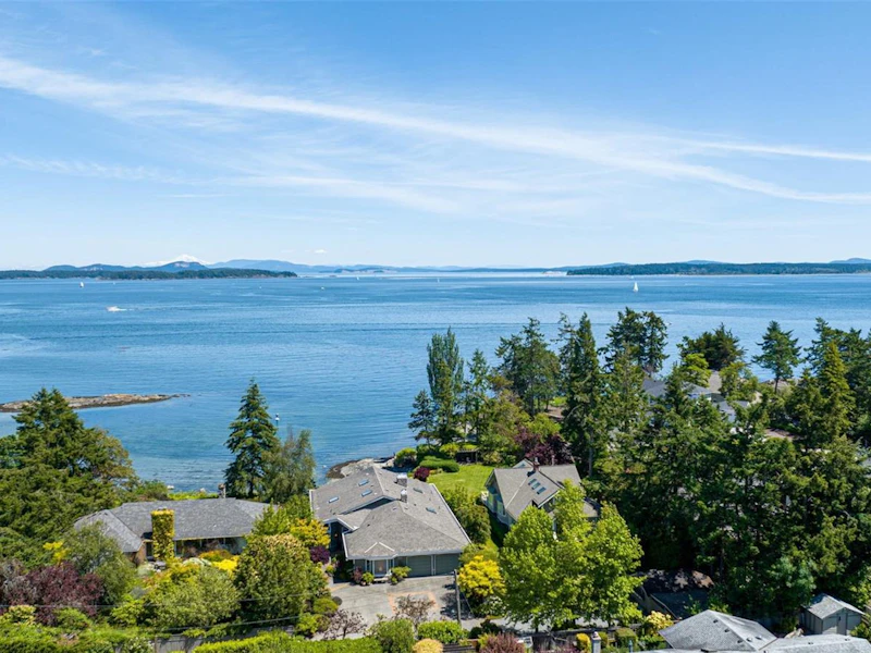 2517 Amherst Avenue, Sidney BC V8L 2H3
