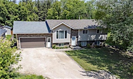 29 Oakview Avenue, Mitchell, MB, R5G 1G8