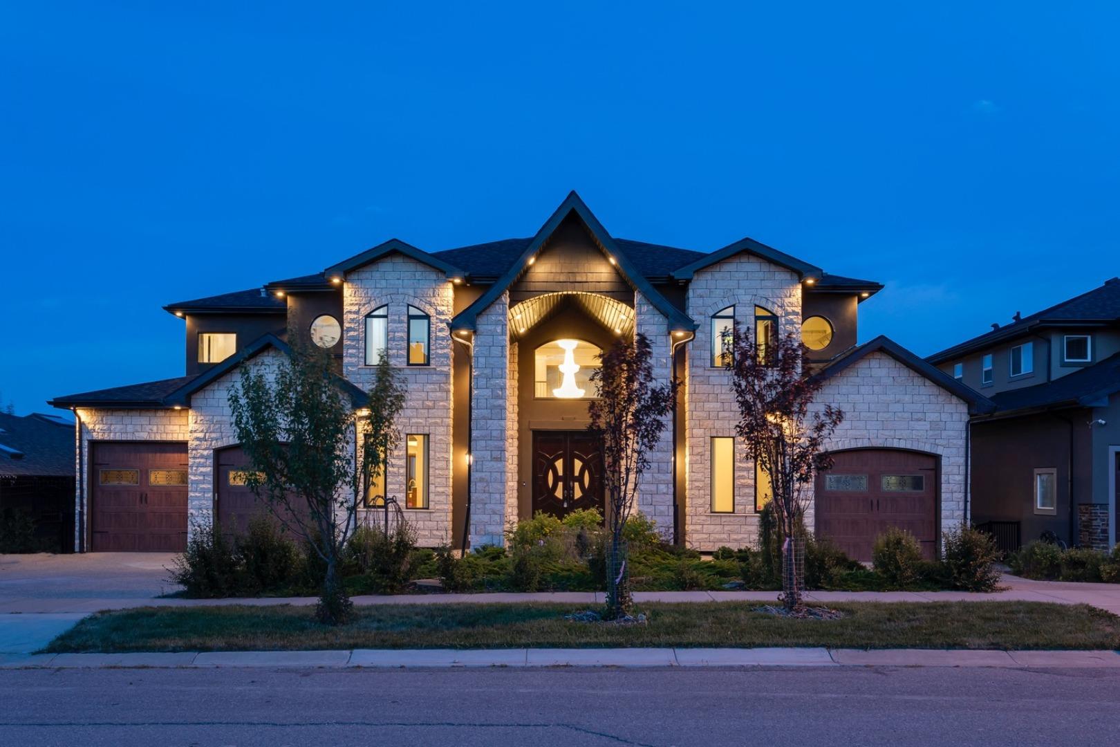 35 Elmont Drive SW, Calgary, AB, T3H 4X9