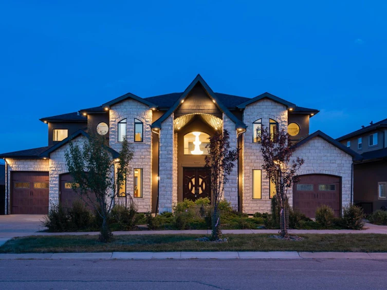 35 Elmont Drive SW, Calgary, AB, T3H 4X9