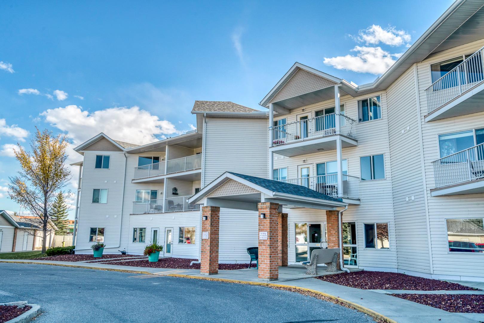 312-3 Parklane Way, Strathmore, AB, T1P 1N6