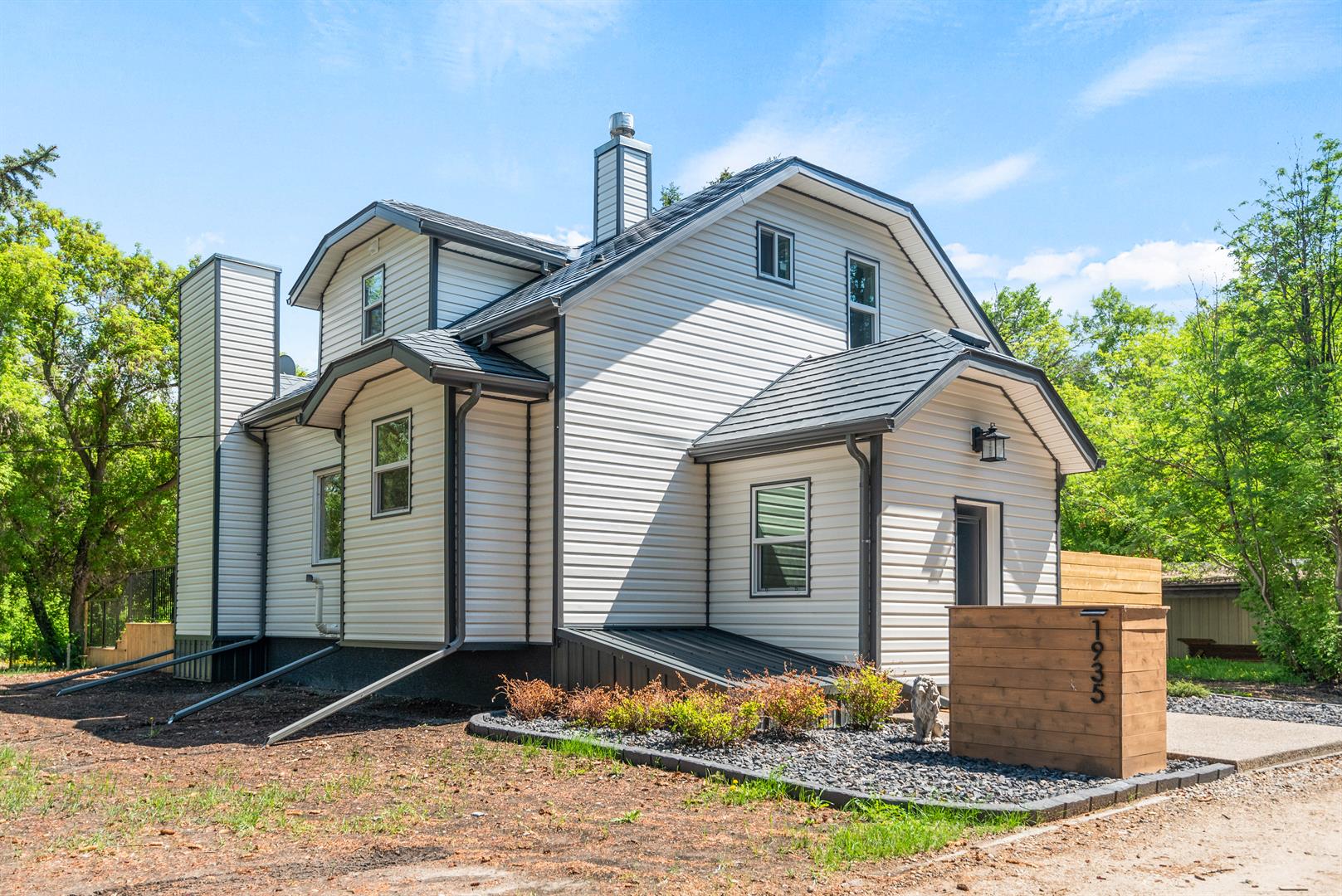 1935 Boundary Road, Penhold, AB, T0M 1R0