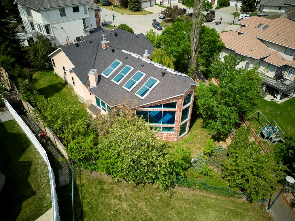 9 Christie Estate Heath SW, Calgary, AB, T3H 2Z5