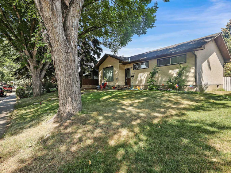3032 Brentwood Boulevard NW, Calgary, AB, T2L 1J8