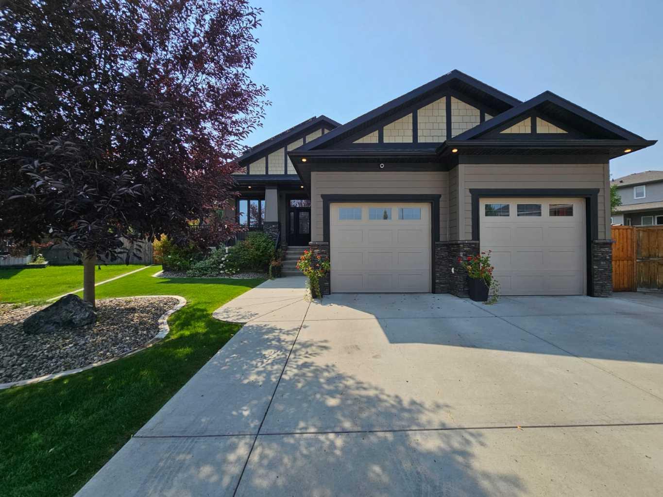 92 Riverland Close W, Lethbridge, AB, T1K 5T6