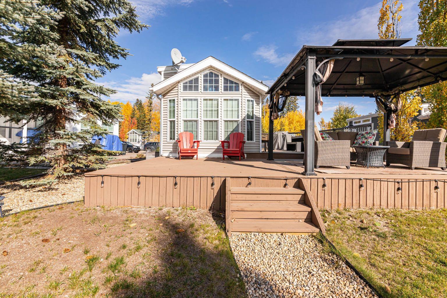 142A10042 Township Road 422 Meadowview Drive, Rural Ponoka County, AB