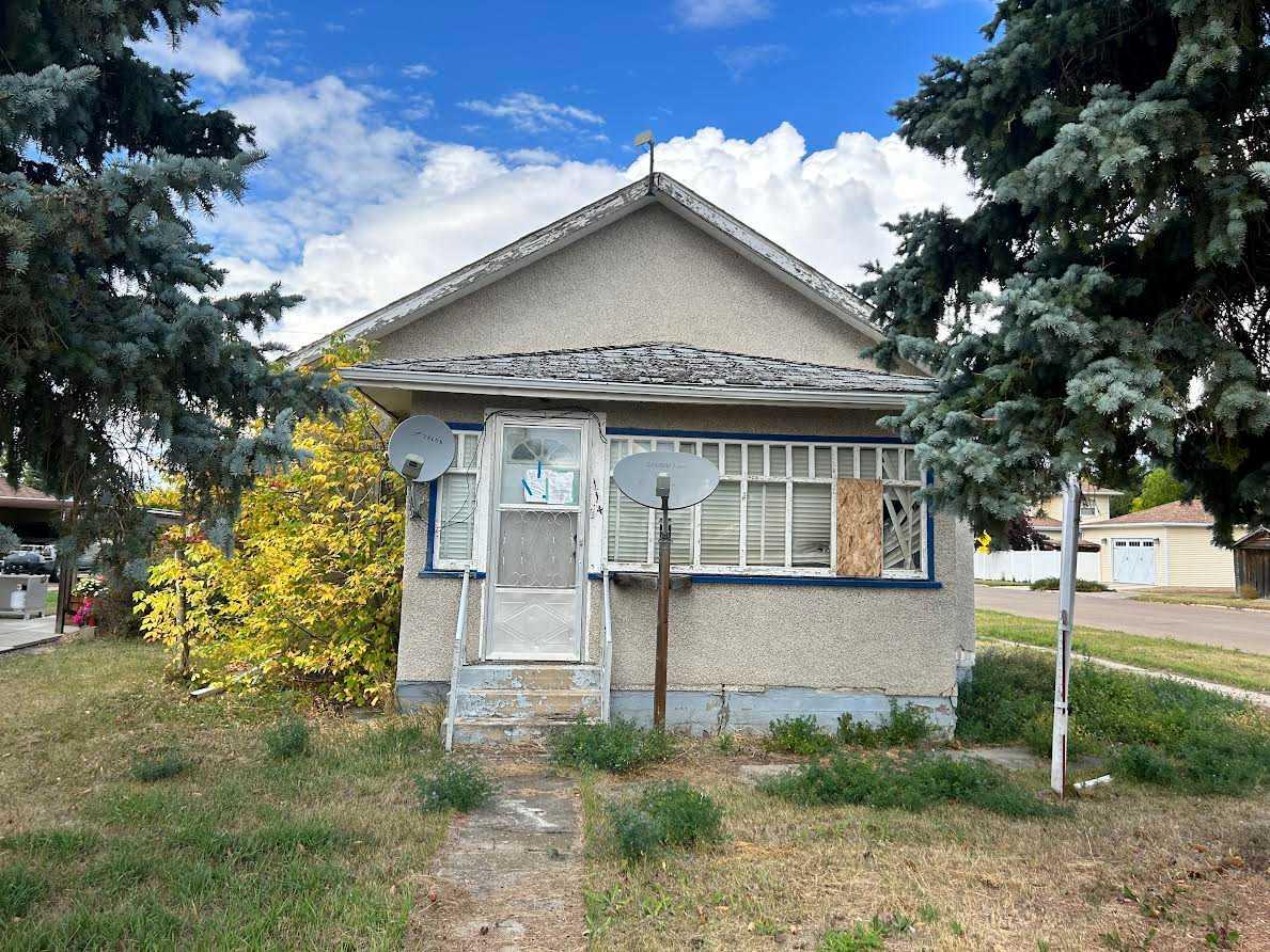 114 3 Avenue E, Hanna, AB, House For Sale REW