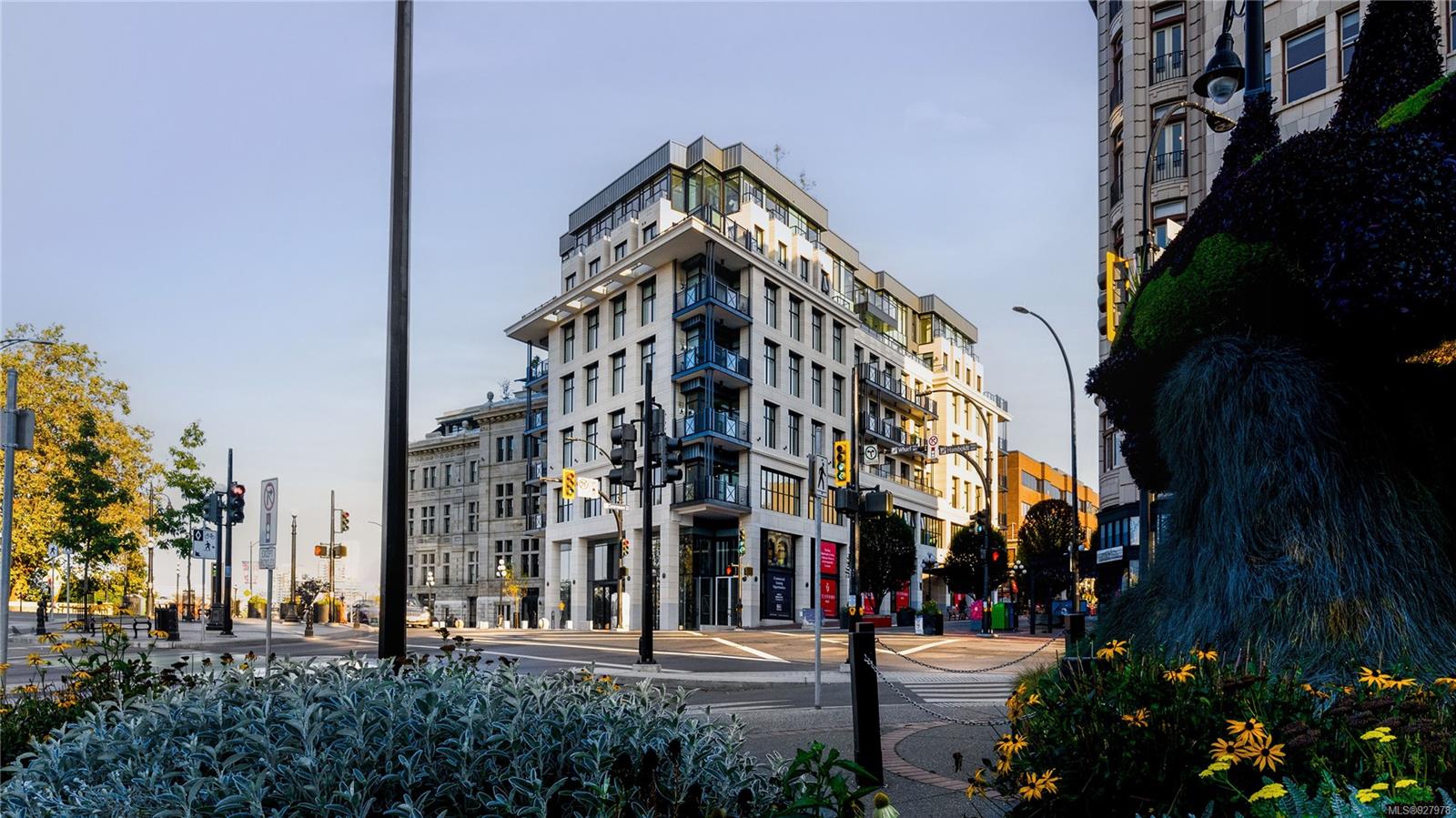 304-888 Government Street, Victoria, BC, V8W 1W9