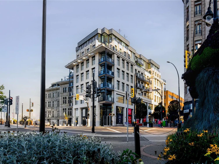 304-888 Government Street, Victoria, BC, V8W 1W9