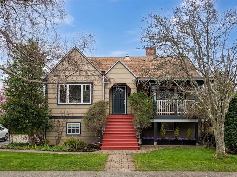 687 Oliver Street, Oak Bay BC V8S 4W2