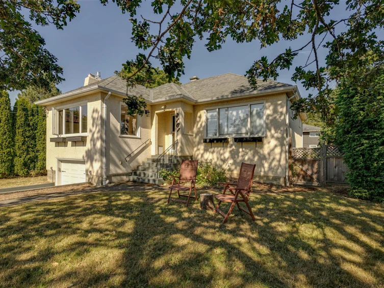 3161 Service Street, Saanich, BC, V8P 4M6