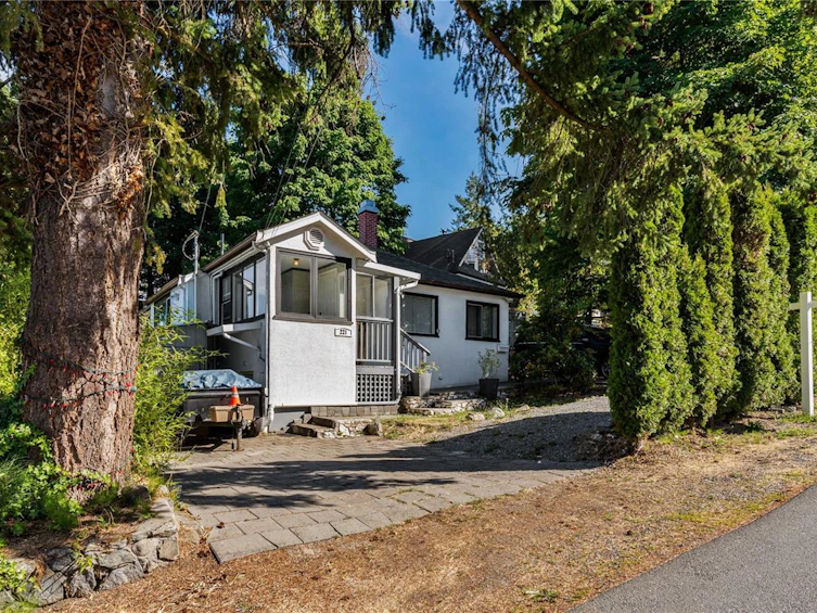 221 Stormont Road, View Royal, BC, V9B 1P7