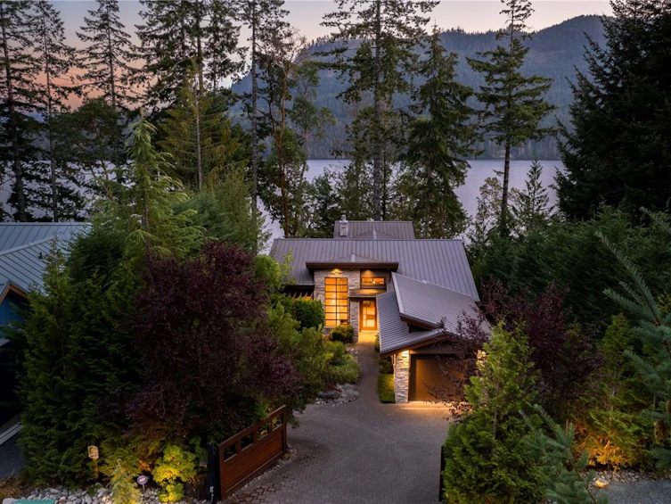 9558 Creekside Drive, Lake Cowichan, BC, V0R 3E1