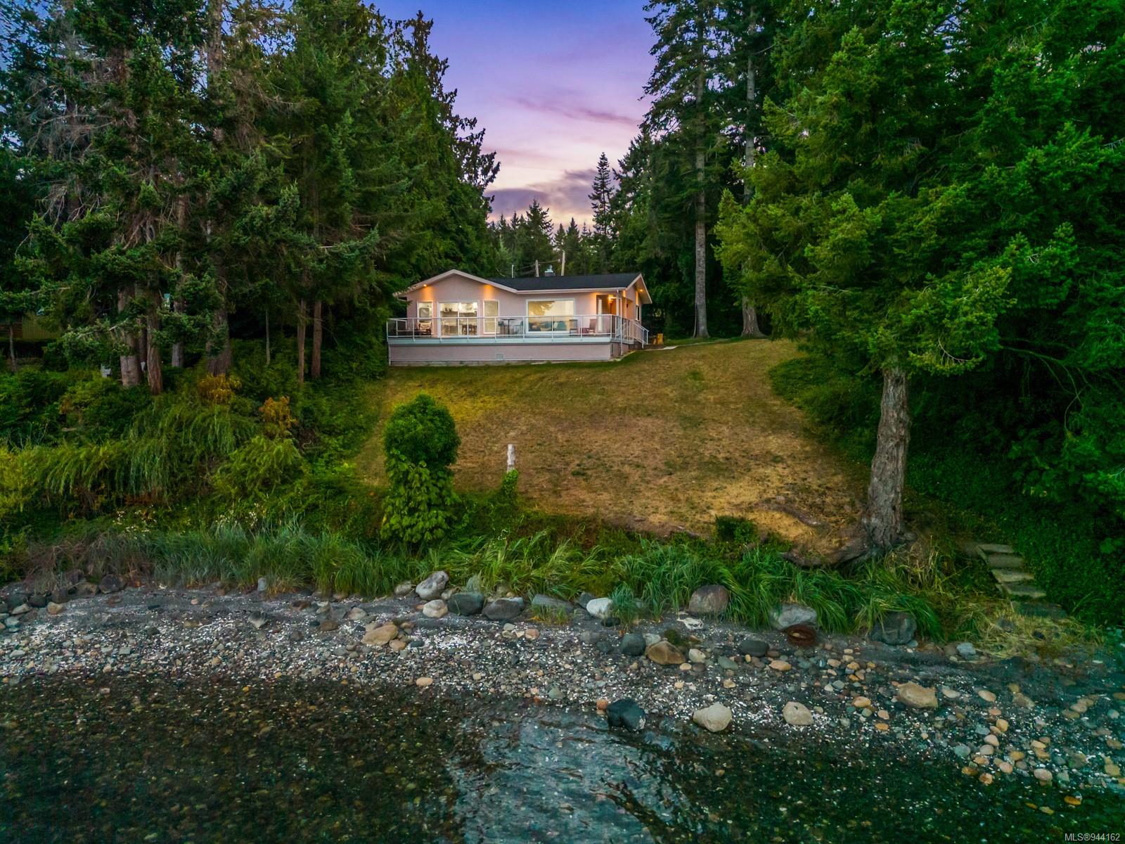 7770 Ships Point Road, Fanny Bay, BC, V0R 1W0