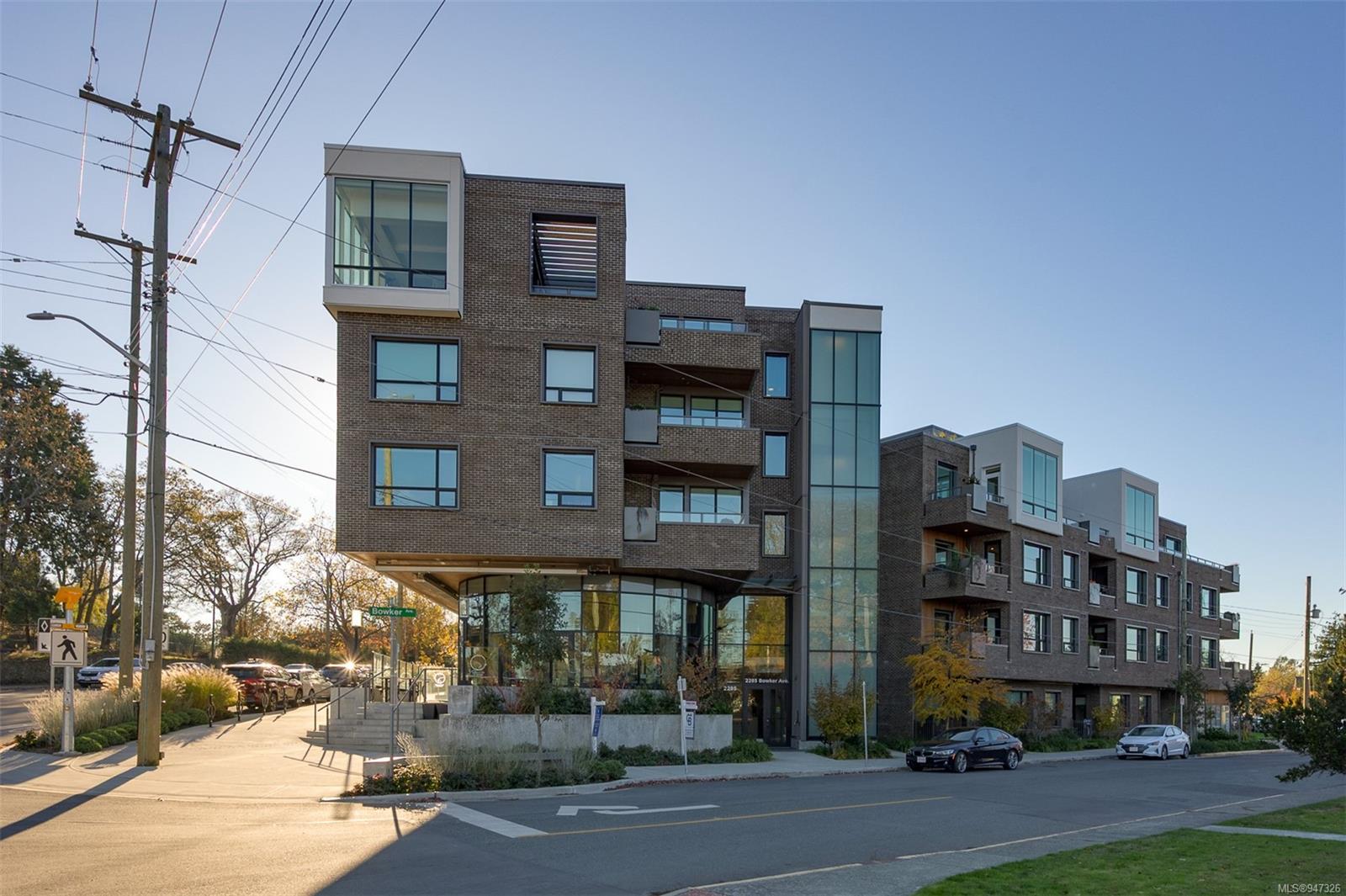 313-2285 Bowker Avenue, Oak Bay, BC, V8R 2E2