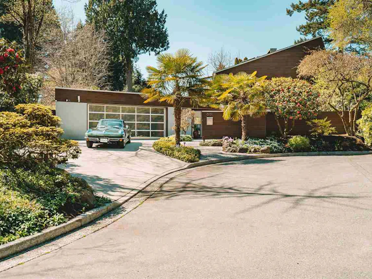 6131 Glendalough Place, Vancouver, BC, V6N 1S5