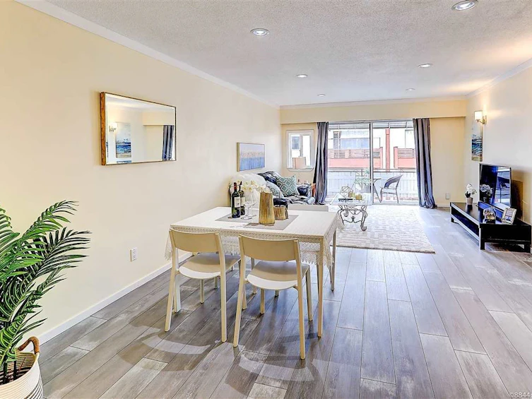 305-4695 Imperial Street, Burnaby, BC, V5J 1B9