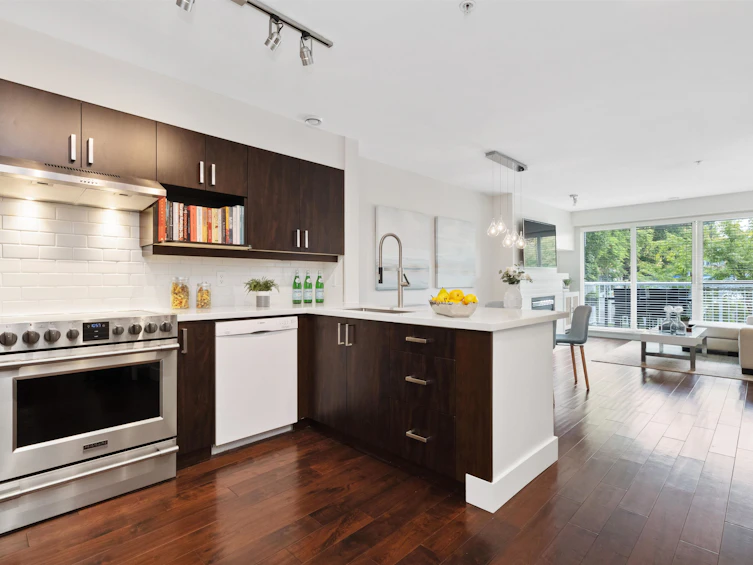 309-2628 Yew Street, Vancouver, BC, V6K 4T4