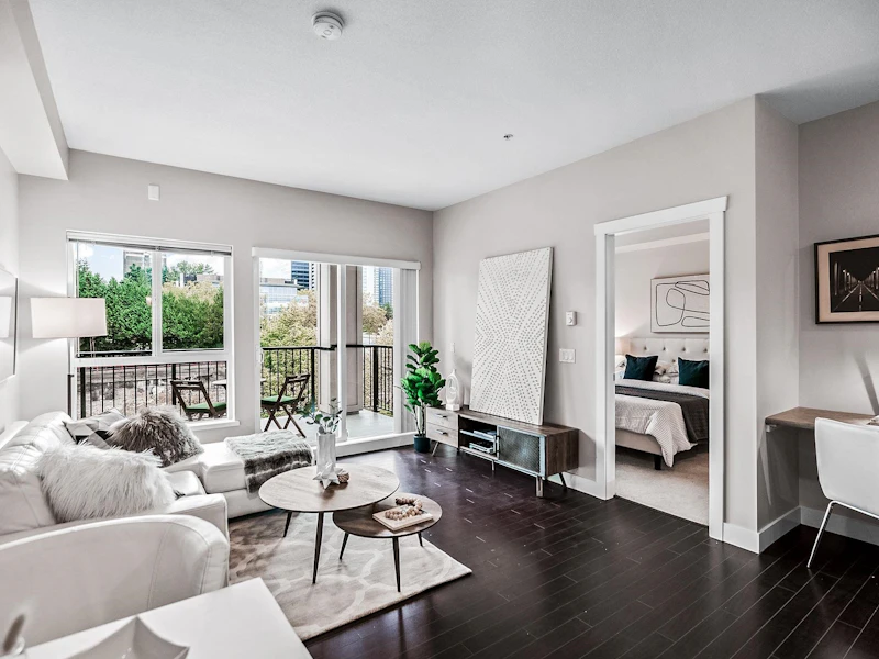 302 - 9655 King George Boulevard, Surrey BC V3T 0C7