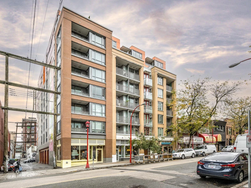 808 - 231 E Pender Street, Vancouver BC V6A 1T8