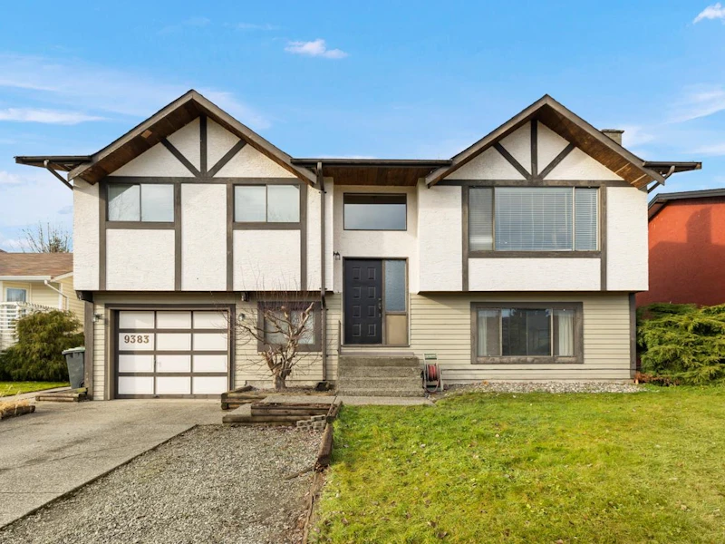 9383 212b Street, Langley BC V1M 1M5