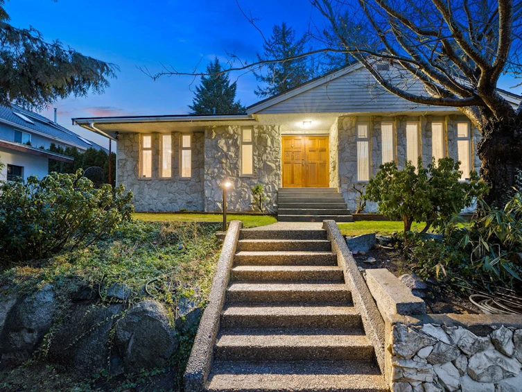 376 N Ranelagh Avenue, Burnaby, BC, V5B 1H8
