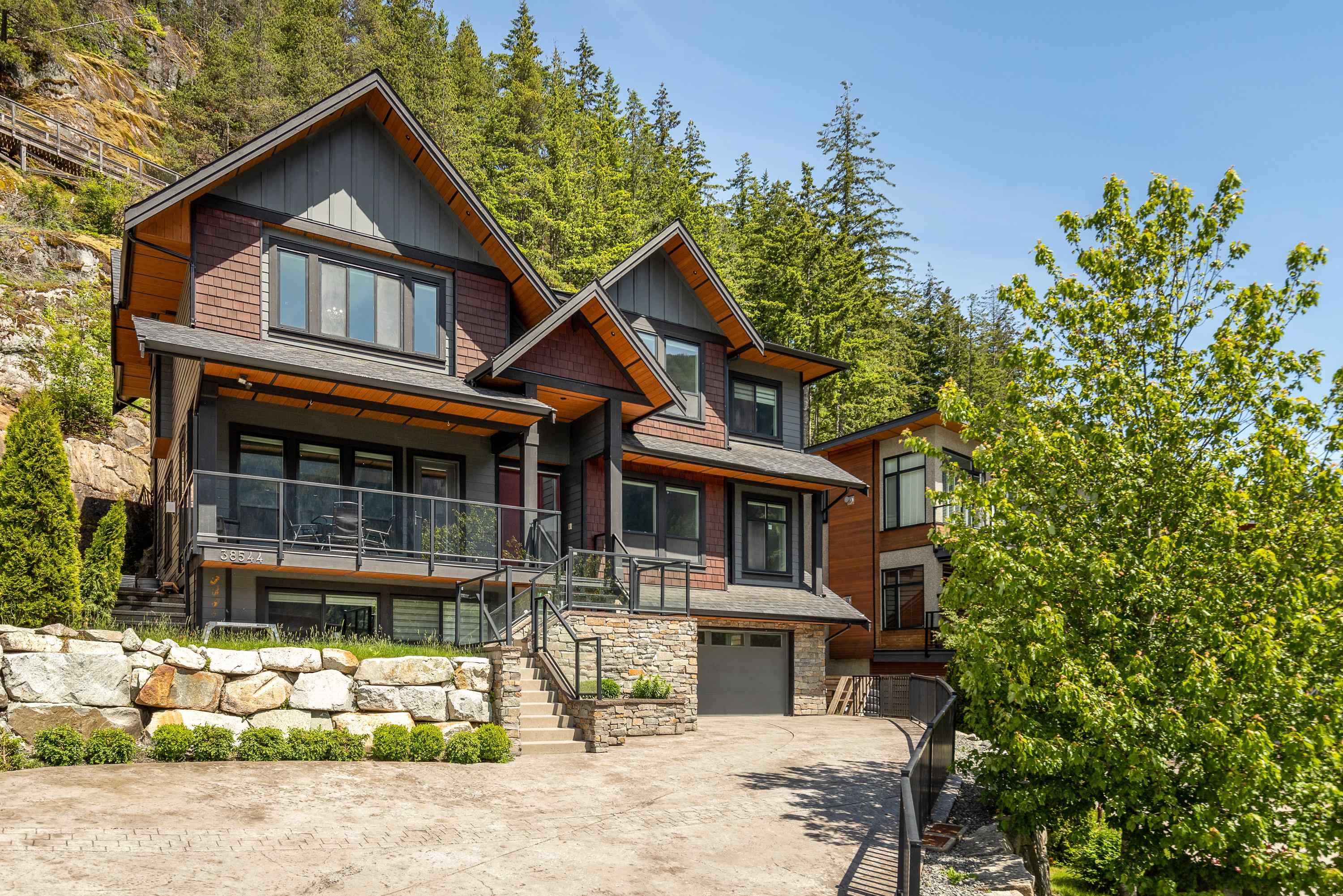 38544 Sky Pilot Drive, Squamish, BC, V8B 0T6