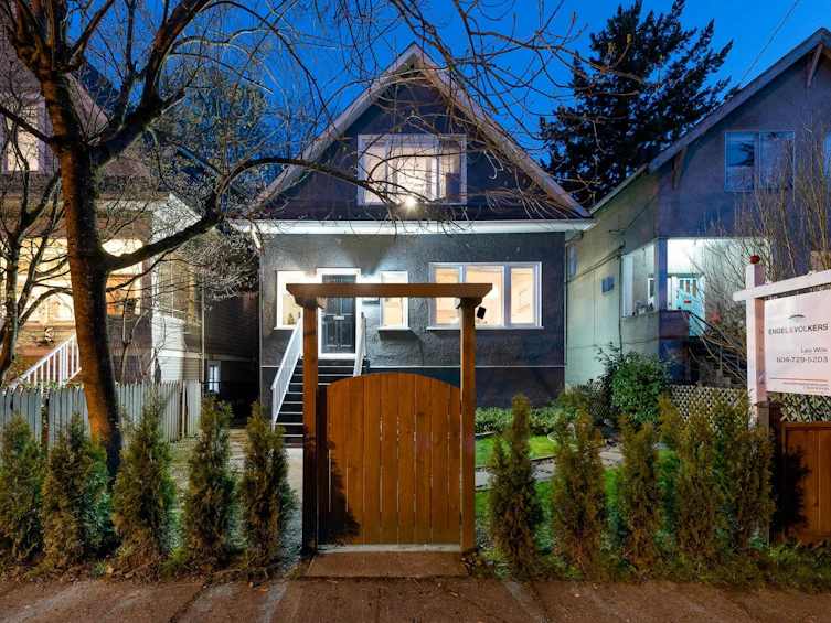 1516 E 11th Avenue, Vancouver, BC, V5N 1Y7