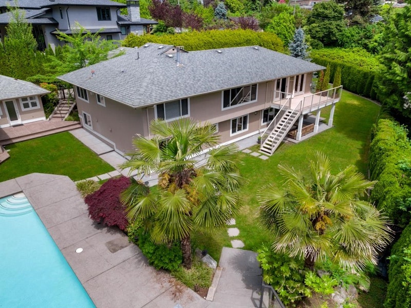729 Biddesden Place, West Vancouver BC V7S 1P9