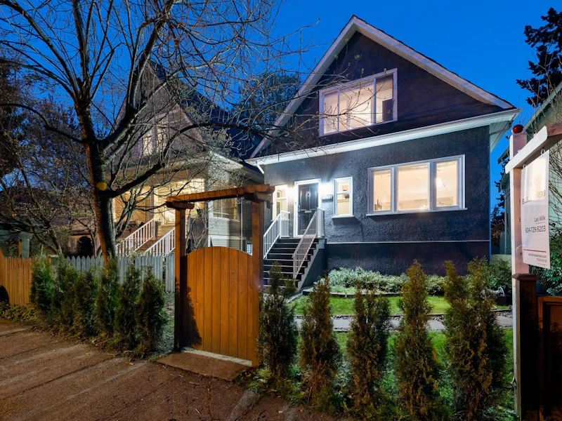 1516 E 11th Avenue, Vancouver BC V5N 1Y7