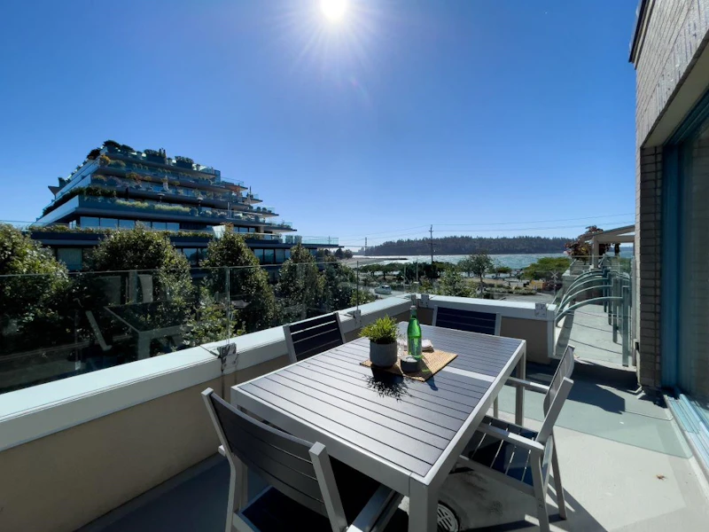 303 - 1406 Marine Drive, West Vancouver BC V7T 1B7