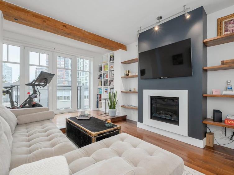 307-1275 Hamilton Street, Vancouver, BC, V6B 1E2