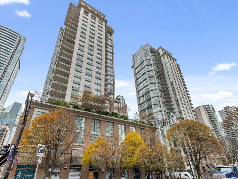 708 - 565 Smithe Street, Vancouver BC V6B 0E4