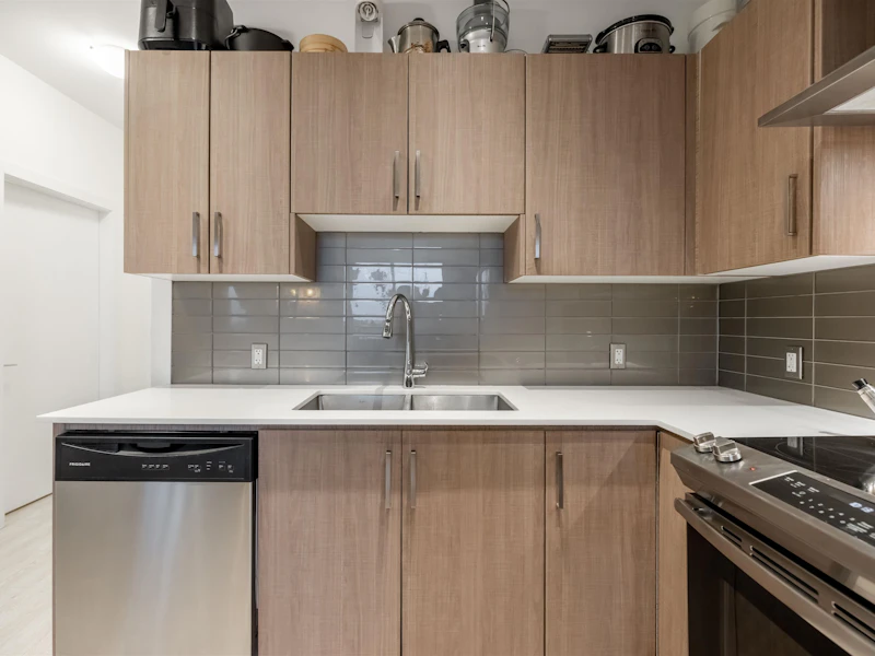 PH9 - 2889 E 1st Avenue, Vancouver BC