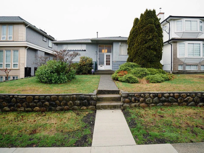 7395 Inverness Street, Vancouver BC V5X 4G9