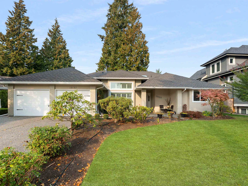 13137 19a Avenue, Surrey BC V4A 9M9