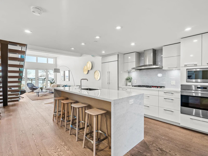 302 - 1150 Oxford Street, Surrey BC