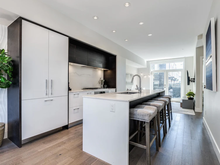 1492 W 58th Avenue, Vancouver, BC, V6P 0G1