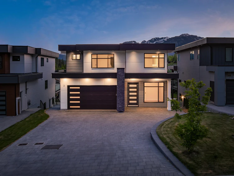 3-3385 Mamquam Road, Squamish, BC, V0N 1T0