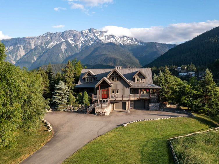 1360 Collins Road, Pemberton, BC, V0N 2L0