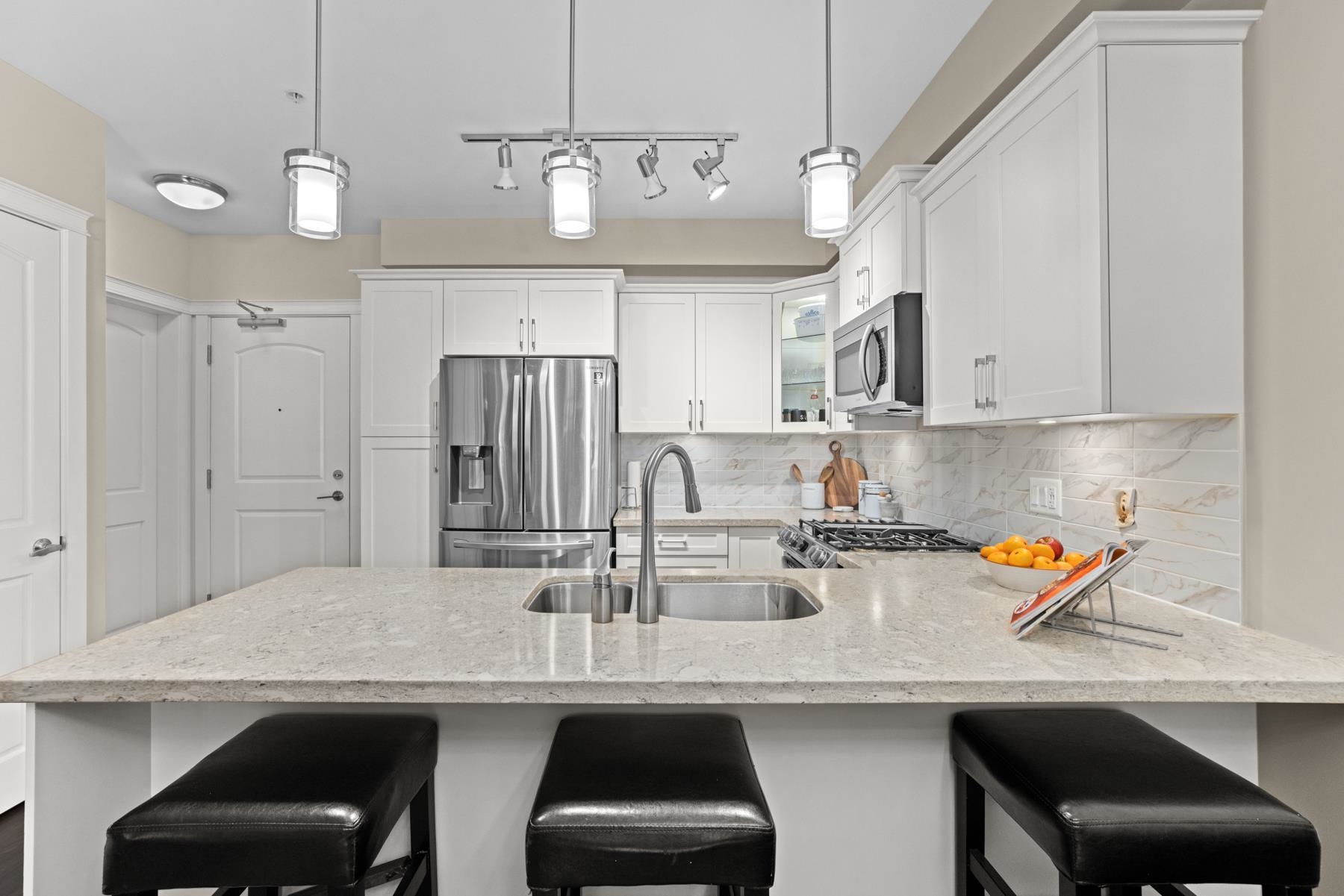 205-3535 146a Street, Surrey, BC, V4P 0H2